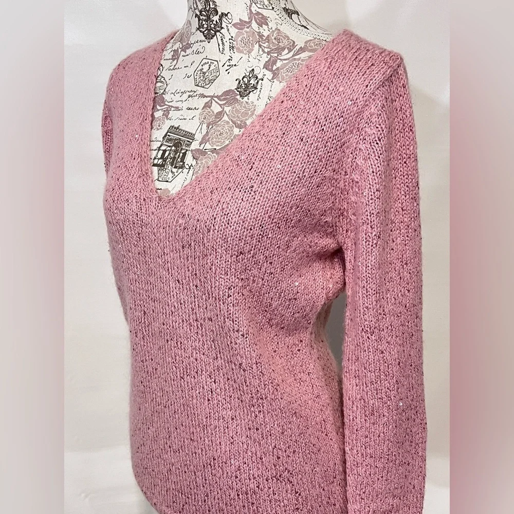 🛍️Pink sequin V-neck knit sweater from JOE FRESH Size S. - Picture 2 of 13